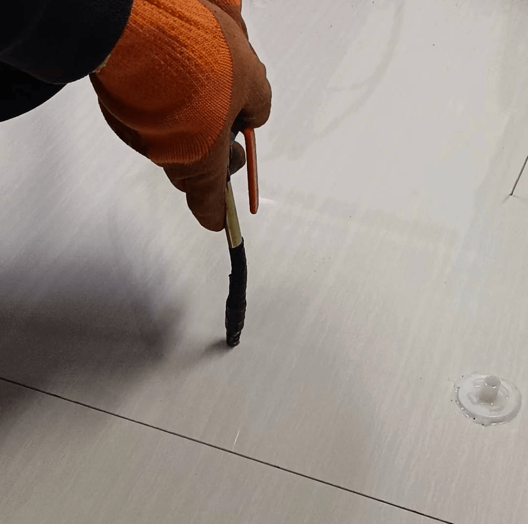 墙砖脱落最简单的修补方法(地板砖松动怎么修复视频教程) 墙砖脱落最简单的修补方法(地板砖松动怎么修复视频教程)